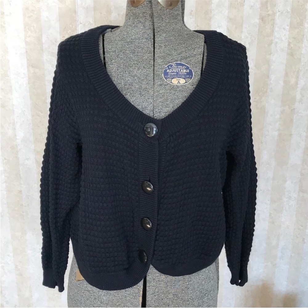 Avenue Cropped Wafflee Knit Cardigan Sweater‎
